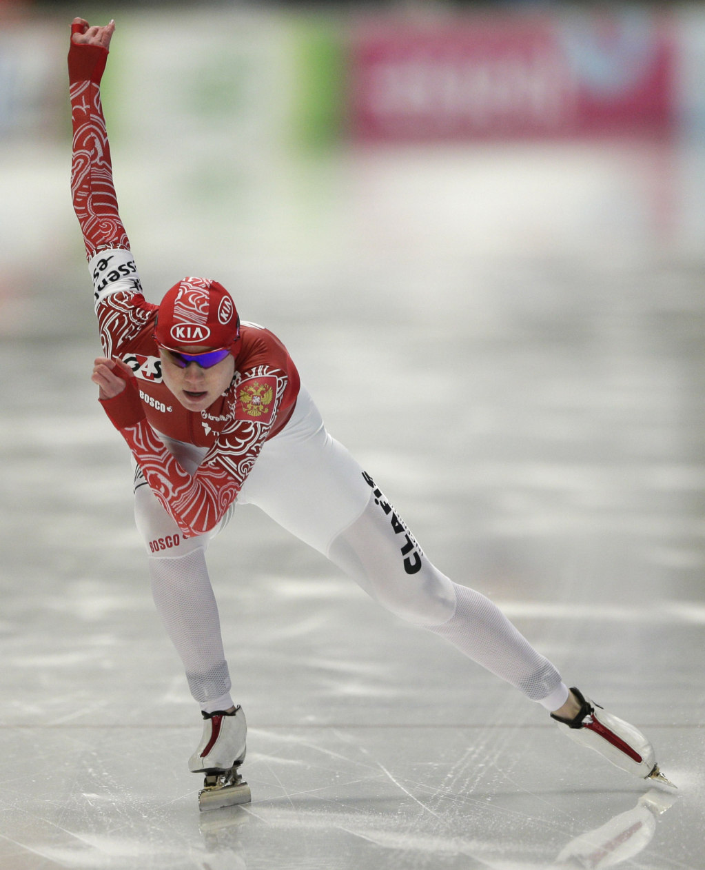 Russia's Olga Fatkulina competes during the women's 500m фото (photo)
