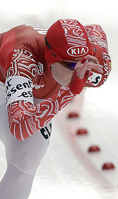 Конькобежный спорт Olga Fatkulina of Russia competes during the women's 1,000m фото (photo)