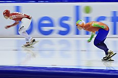 Конькобежный спорт Antoinette de Jong of the Netherlands, right, and Russia& фото (photo)
