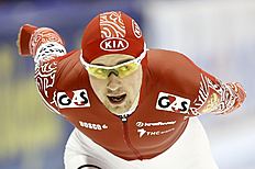 Конькобежный спорт Russia's Denis Yuskov competes in the men's 5000-meter фото (photo)