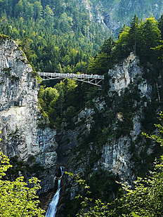  5. Мост Мариенбрюкке через ущелье Пеллата, высота 90 метров