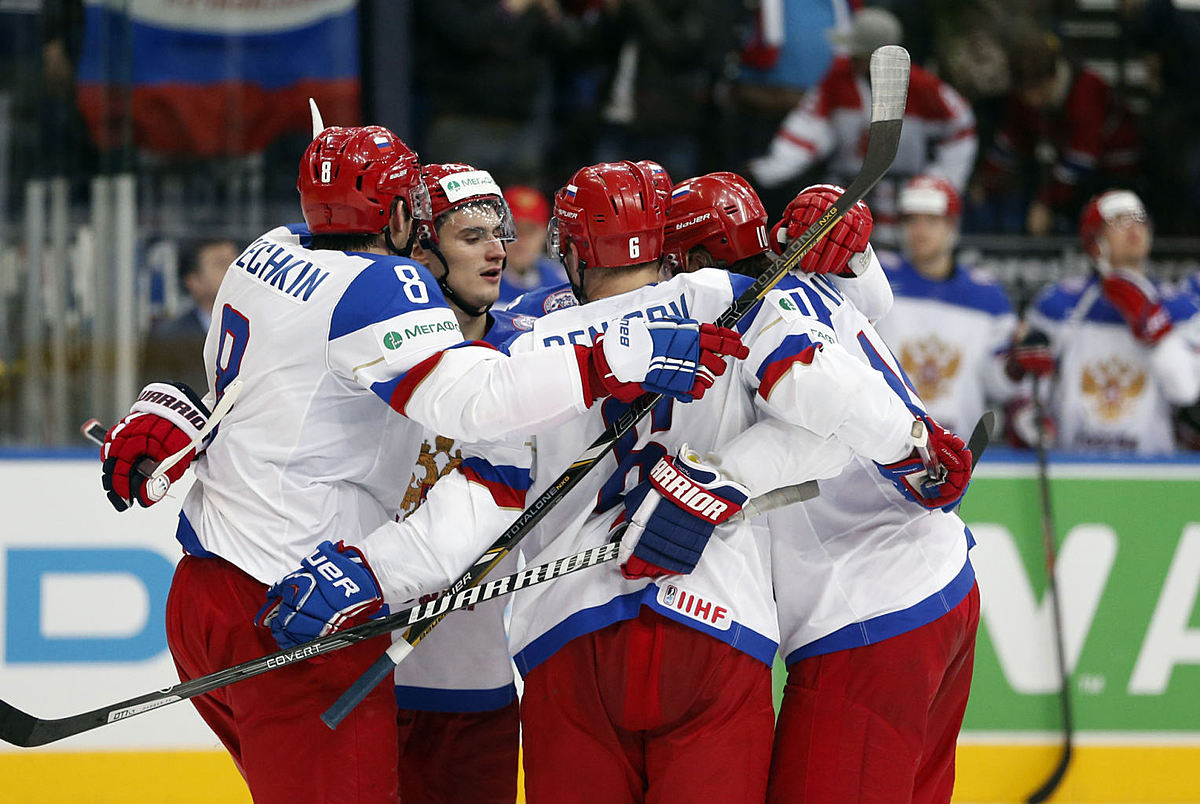 Russian players. ЧМ по хоккею Россия США. Хоккей Россия США 2014. Россия Украина хоккей. Чемпионы мира по хоккею в 2014 году.