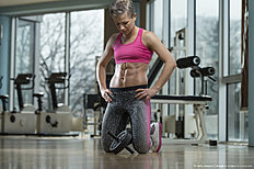 Фитнес Fitness Woman With Six Pack