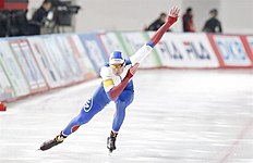 Конькобежный спорт Seoul (Korea), 23/11/2014.- Gold medalist Pavel Kulizhnikov of фото (photo)