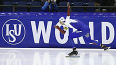 Конькобежный спорт Russia's Pavel Kulizhnikov competes to win the men's фото (photo)