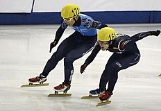 Конькобежный спорт Viktor Ahn of Russia and Da Woon Sin of South Korea compete in фото (photo)