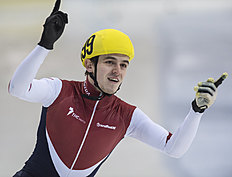 Конькобежный спорт Winner Dmitry Migunov of Russia celebrates during the men& фото (photo)