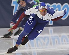 Конькобежный спорт Russia's Pavel Kulizhnikov skates during the men's I фото (photo)