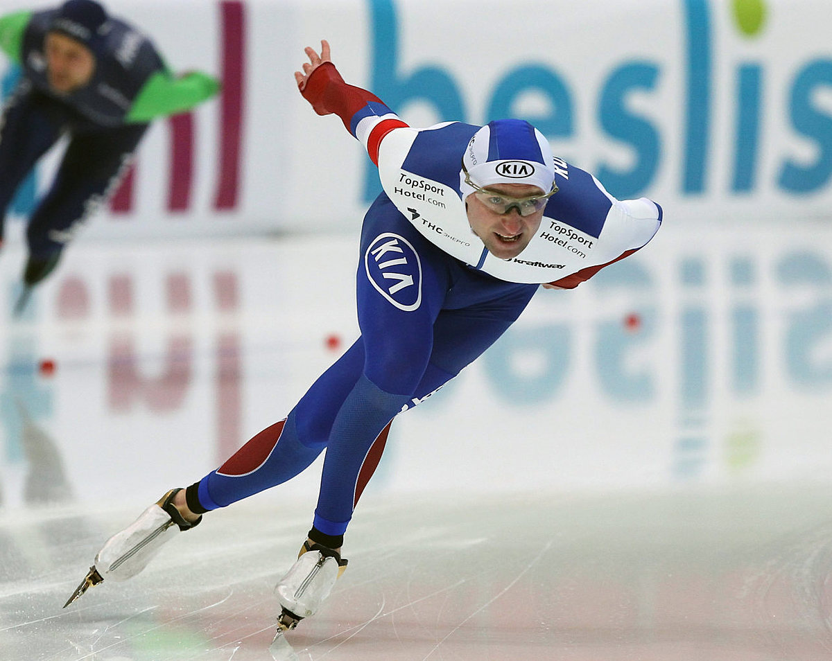 Aleksey Yesin of Russia during the men's ISU World Speed фото (photo)