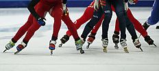 Конькобежный спорт Skaters compete during men's 5000m relay semifinals at фото (photo)