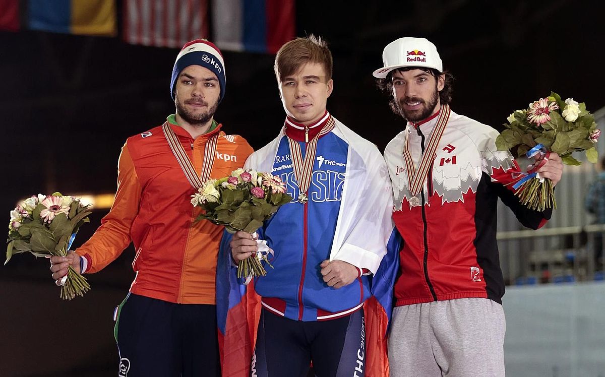 From left, silver medalist Sjinke Knegt of the Netherlands, gold фото (photo)