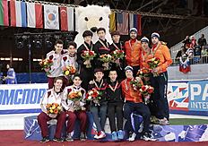 Конькобежный спорт From left, Hungarian team members, Chinese team members and фото (photo)