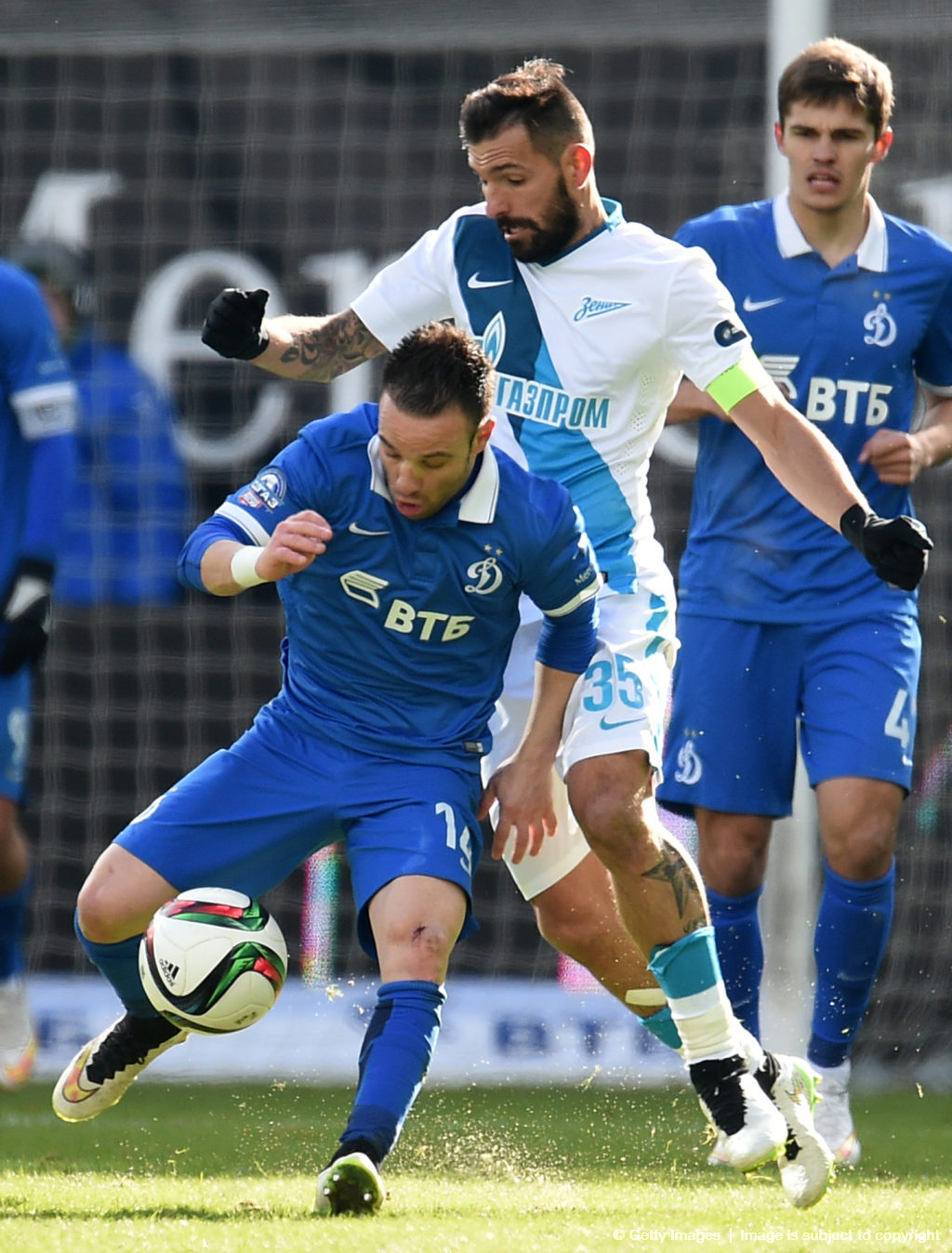 Футболисты питера. Valbuena Динамо Москва. Zenit St Petersburg. Игроки сборной Динамо - Москва.. Премьер футбол.