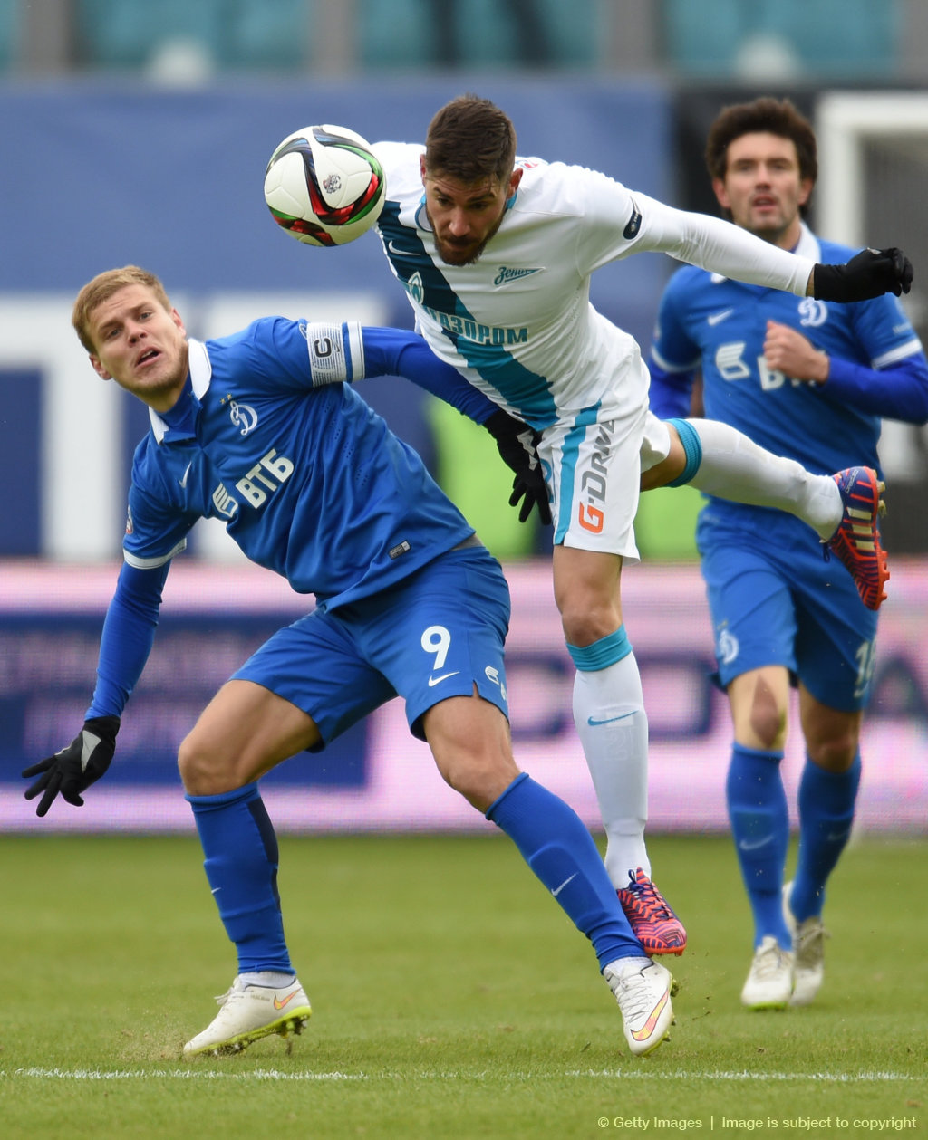 Футболисты петербурга. FC Zenit. Динамо Москва 2015. Динамо футбол. Матчи Зенита.