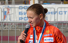 Ольга Вилухина вернулась после пропущенного сезона и в первой же гонке заняла второе место, в индивидуалке чемпионата России по летнему биатлону, проходящего в городе Чайковский. Второй день соревнований летнего ЧР-2015, прошли индивидуальные гонки у мужчин и женщин.