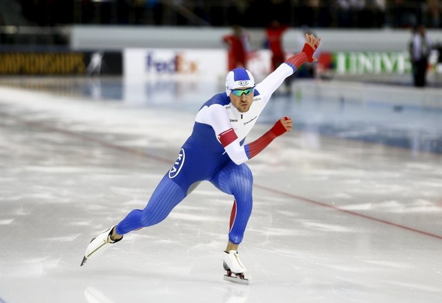 Russia's Yuskov competes during the men's 500m ISU фото (photo) Russia's Yuskov competes during the men's 500m ISU фото (photo)