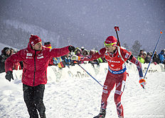 RUHPOLDING, GERMANY — JANUARY 16: Ole Einar Bjoerndalen of Norway in action during the Menu00abs 15 km mass start Biathlon race at the IBU Biathlon World Cup Ruhpolding on January 16, 2016 in Ruhpolding, Germany.