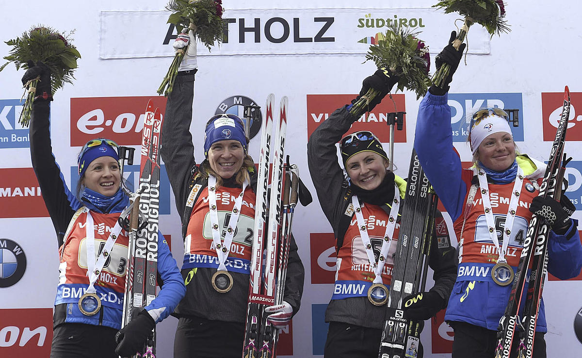 From left, France's Anais Chevalier, Anais Bescond, Justine фото (photo)