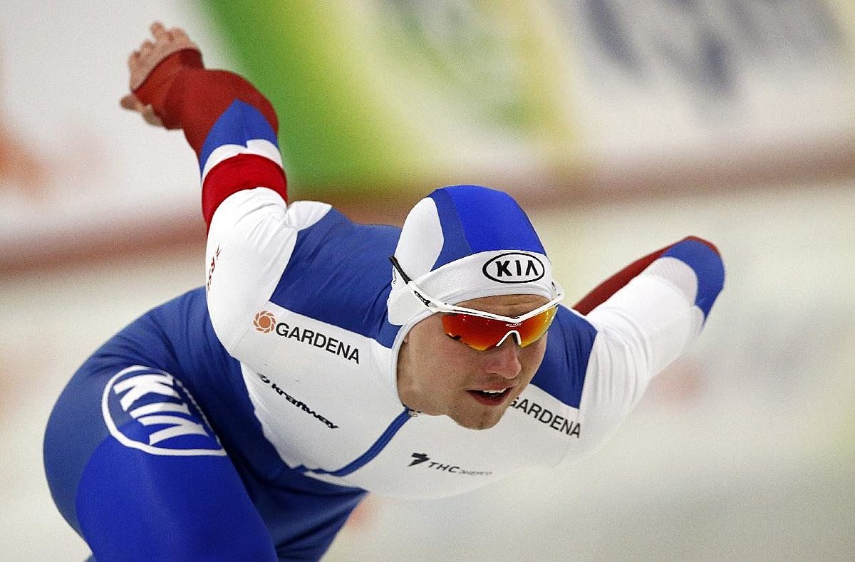 Russia's Pavel Kulizhnikov skates during the men's фото (photo)