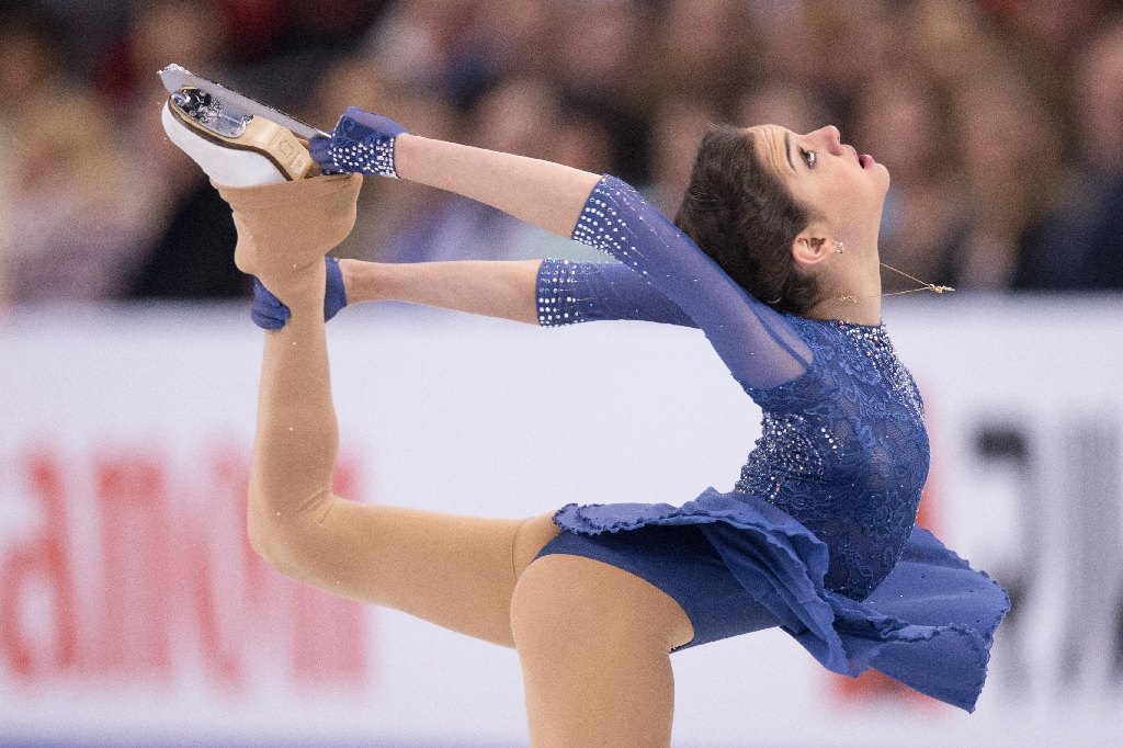 Evgenia Medvedeva of Russia performs her free skate during the фото (photo)...