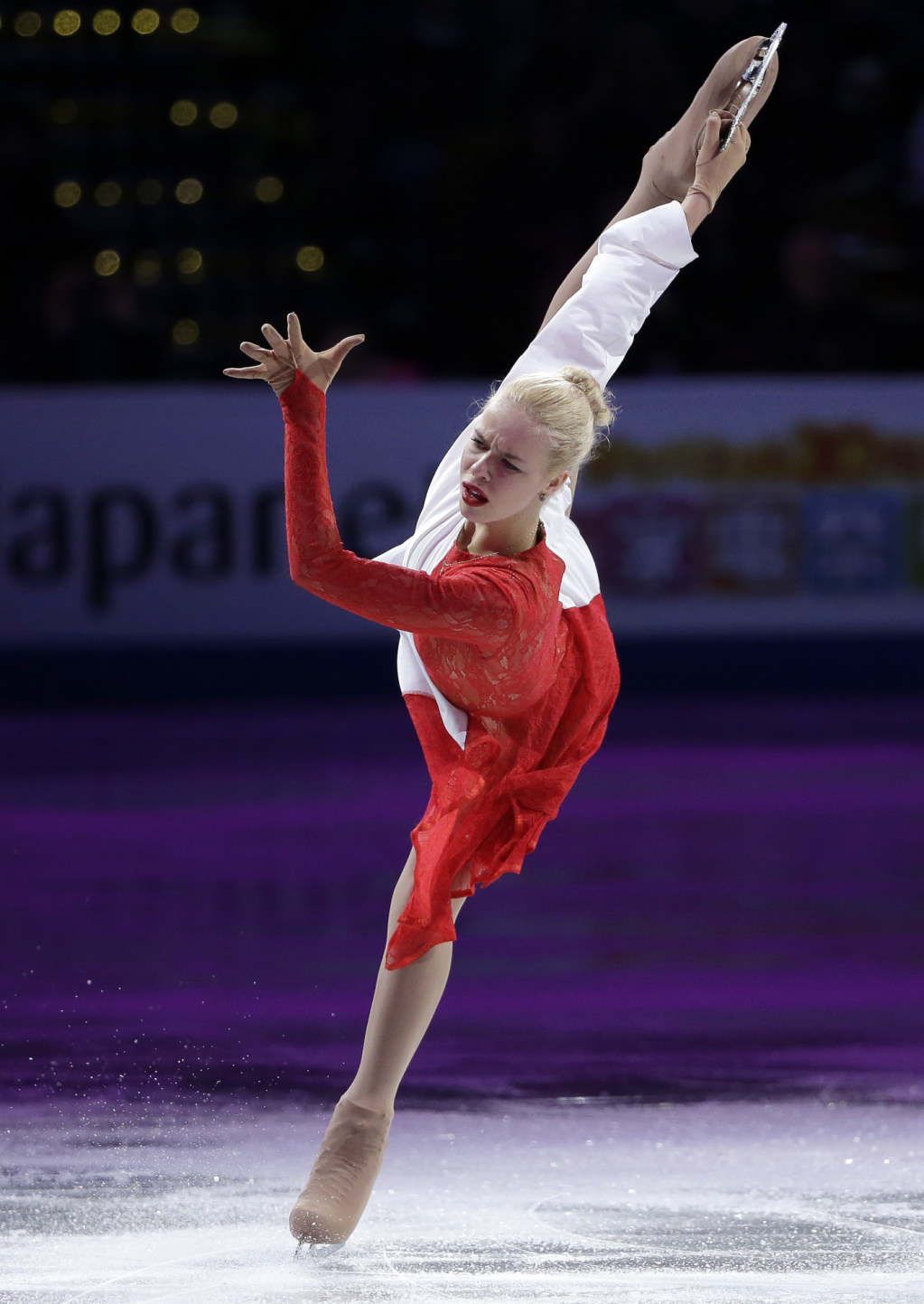 Anna Pogorilaya, of Russia, skates during the exhibition program фото (photo)