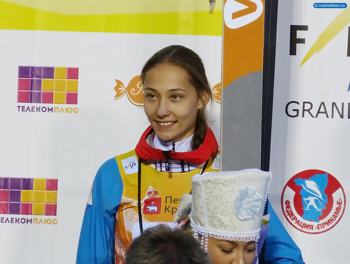Ирина Аввакумова на финальном этапе Гран-при по прыжкам на лыжах с трамплина в Чайковском (Пермский край)