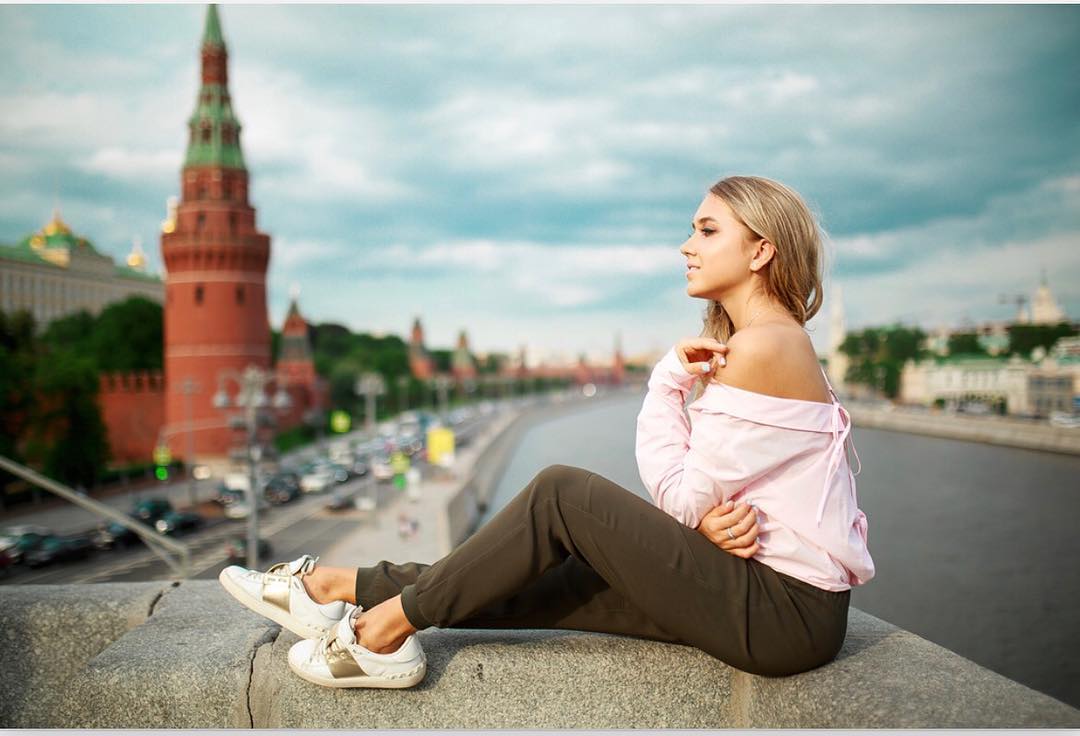 Есть там фото. Евгения Радионова телеведущая. Елена Радионова в жизни. Анна Баталова Сургут. Елена Радионова ведущая.