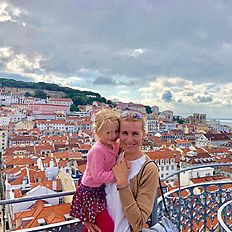 Спортсменка сборной команды Словакии Анастасия Кузьмина 6 июля поделилась своим последним фото в своем официальном Инстаграм-аккаунте и дополнила медиаконтент текстом: «  Совместили приятное с полезным...  ».  #LISBON  #lisbonportugal  #bestviewsoflisbon  #vacation