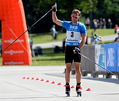 Популярный биатлонист сборной команды Германии Симон Шемп 14 сентября опубликовал новое фото в своем официальном Инстаграм-аккаунте и подписал: «Painfull saturday but it was worth it!».  #teamerdingeralkoholfrei #heretocreate #sanctbernhardsport #anotherbestday