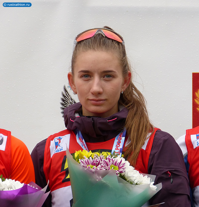 Светлана Миронова — чемпионка России по летнему биатлону в спринт-кроссе