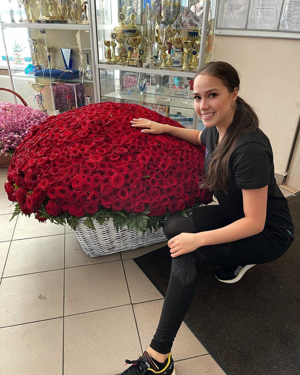 Алина Загитова 1000 роза