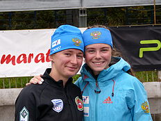 Биатлон Ксения Колпакова (слева) и Наталия Федченко (справа, победительница в «индивидуалке» на Первенстве России по летнему биатлону в Дёмино)