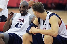 Баскетбол Kobe Bryant (L) and Blake Griffin talk during the U.S. Olympic фото