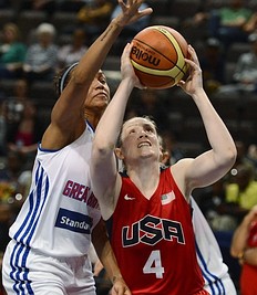 Баскетбол Jenaya Wade-Fray of Team GB (L) challenges Natalie Stafford of фото