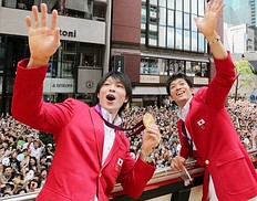 Летние Олимпийские игры Japan's men's gymnastics gold medallist Kohei Uchimura фото