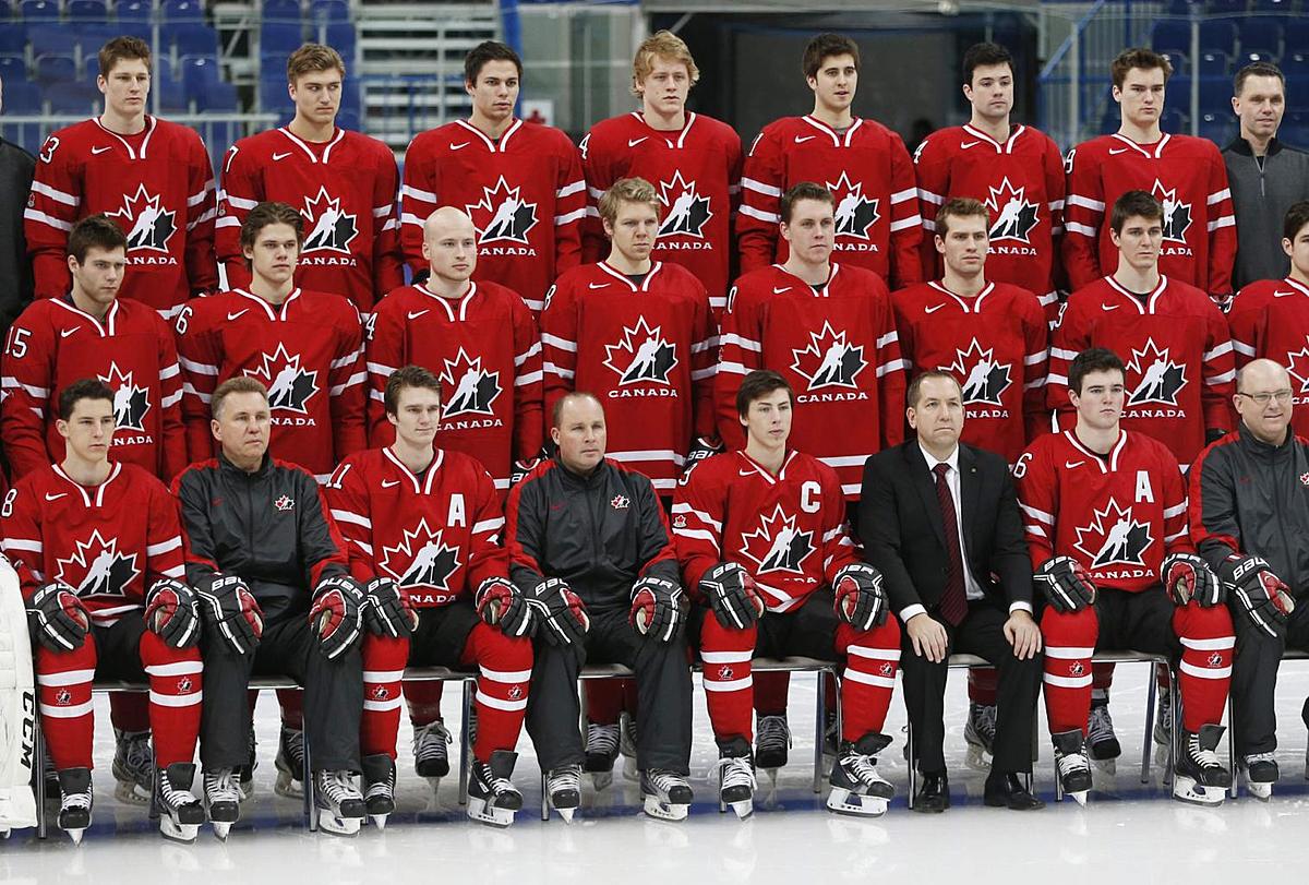 Хоккей с шайбой россия мхл. Хоккейная команда Canada. Сборная Канады по хоккею. Первая хоккейная команда Канады. Сборная команда Канады по хоккею.