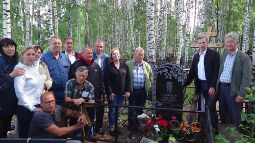 В день рождения первого президента СБР Евгения Новикова на его могиле установлен памятник