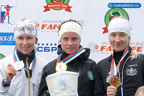 Светлана Слепцова выиграла женскую индивидуальную гонку на чемпионате России по летнему биатлону в Чайковском