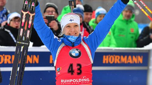 Кайса Макарайнен победила в женской гонке преследования на 5 этапе Кубка мира по биатлону в Рупольдинге!
