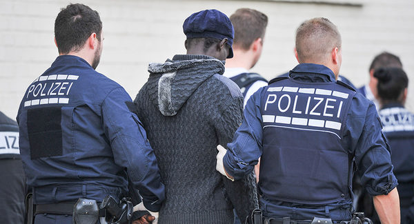В Германии задержали 9 человек, подозреваемых в торговле допингом в крупных масштабах