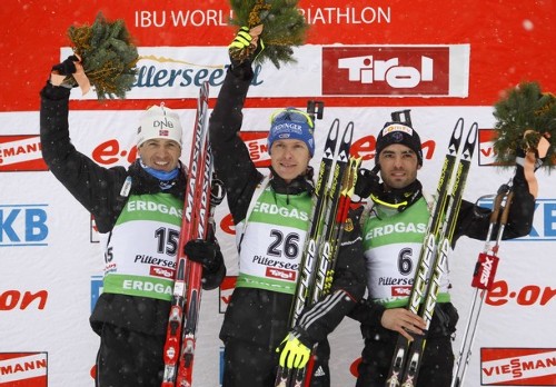 Бинбахер победитель в гонке преследования (пасьют) 3-его этапа Кубка мира 2011-2012 по биатлону. Бьорндален — 2-ой, Фуркад — 3-ий, Волков — 10-й!